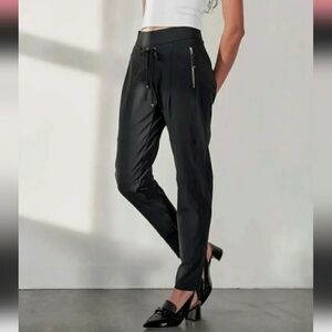 Raffaello Rossi Jogger Candy Stretch Pant. Black. Size 10 US. 28" Inseam.